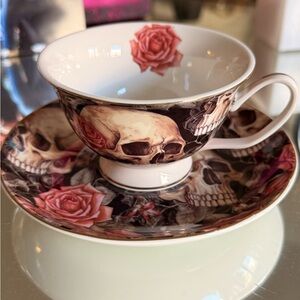 Park Château Gothic Teacup & Saucer – Black Skulls & Roses – Dark Collector Set